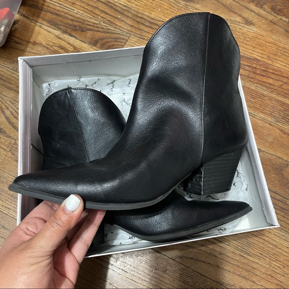 Black Women Booties - Picture 8 of 12